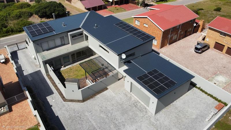 5 Bedroom Property for Sale in Outeniqua Strand Western Cape